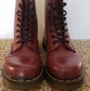 Dr. Martens 1460 smooth boots